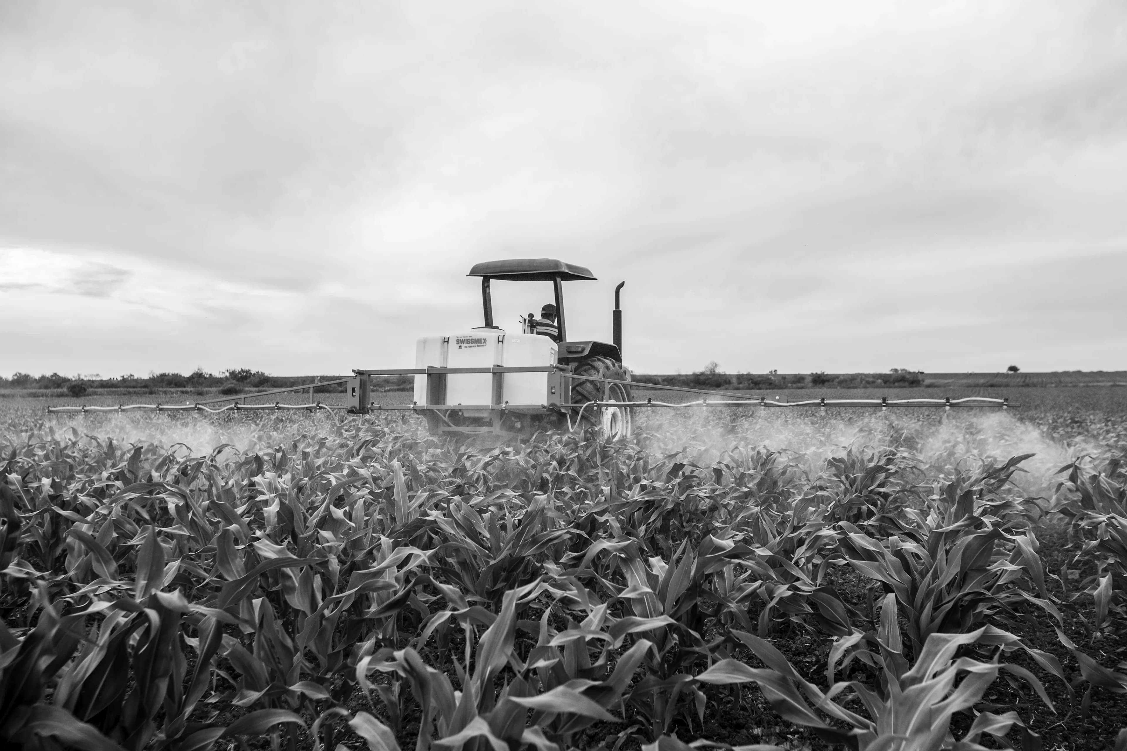 Maquinaria agrícola en el campo